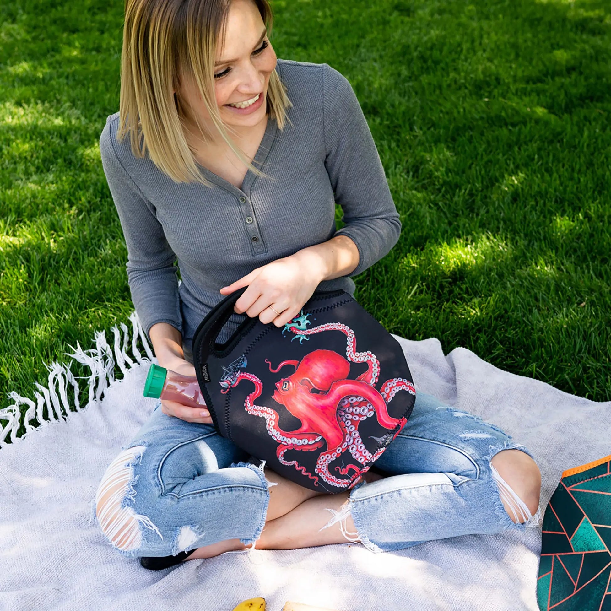 Classic Tote - Caia Koopman - Octopus Intertwined Artovida